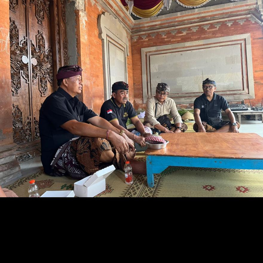 MELAYAT KE RUMAH DUKA JERO MANGKU DALEM LINGSIR SILAKARANG KEDERI